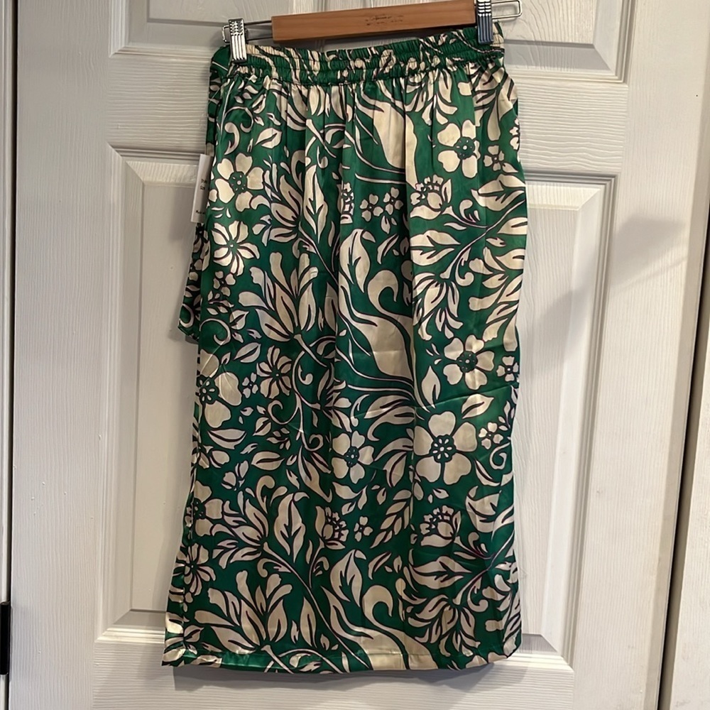 Japna brand size M wrap style skirt- NWT - Picture 6 of 8